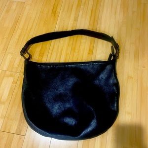 Gucci Authentic Women's Black Shoulder Bag